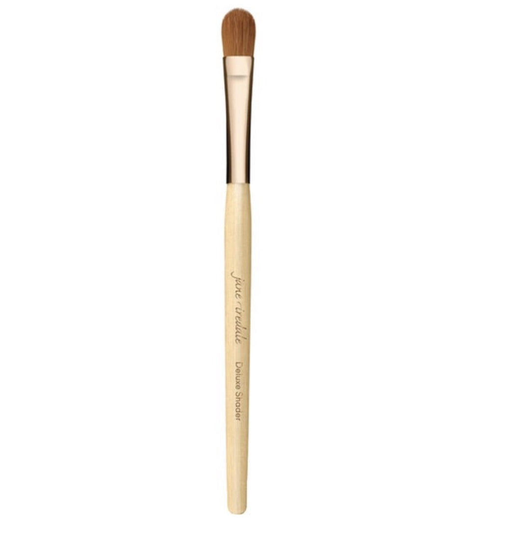 Deluxe Shader Eyeshadow Brush